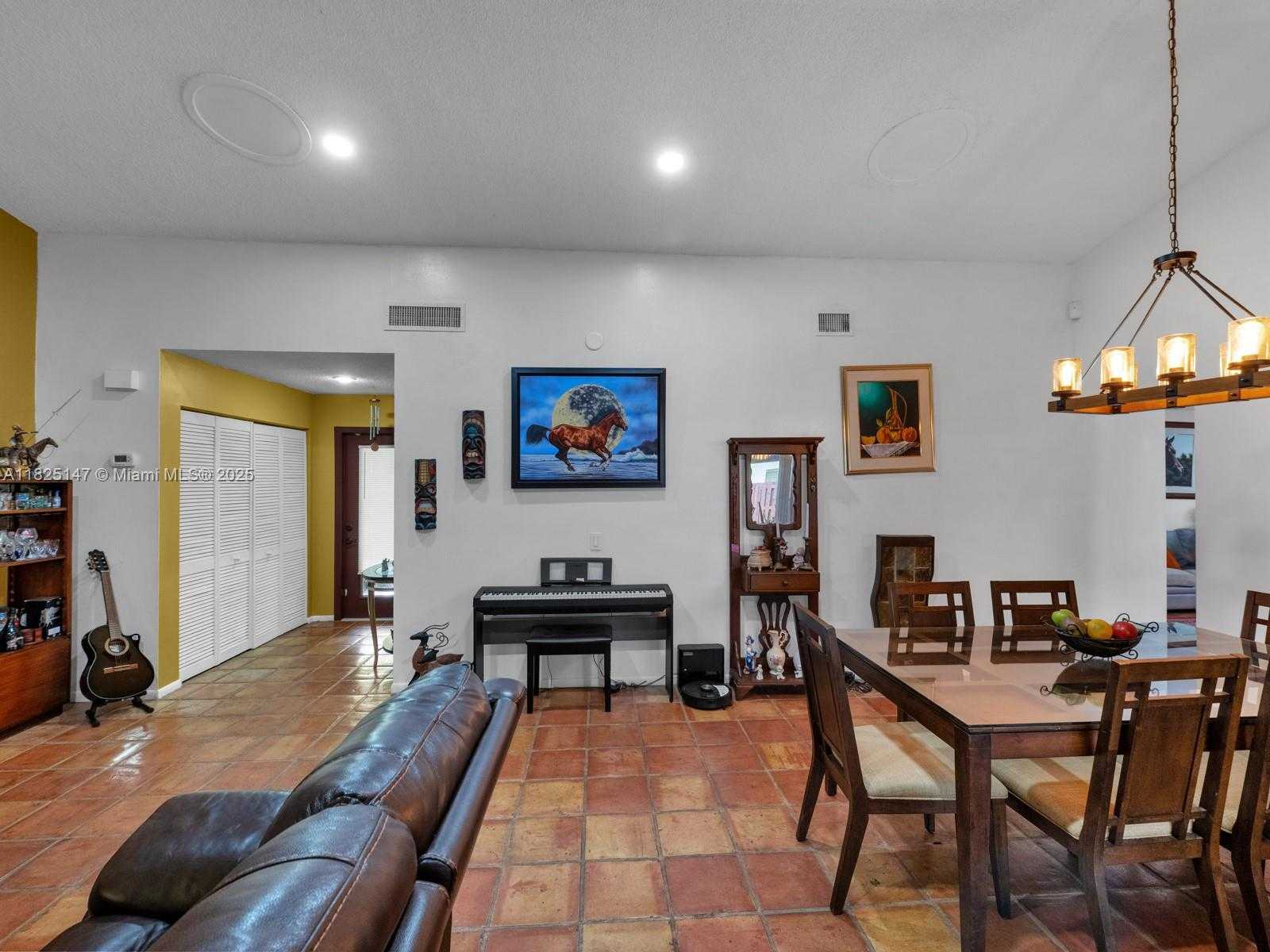 Small Image of 2202 CHARLESTON, Weston Number 18