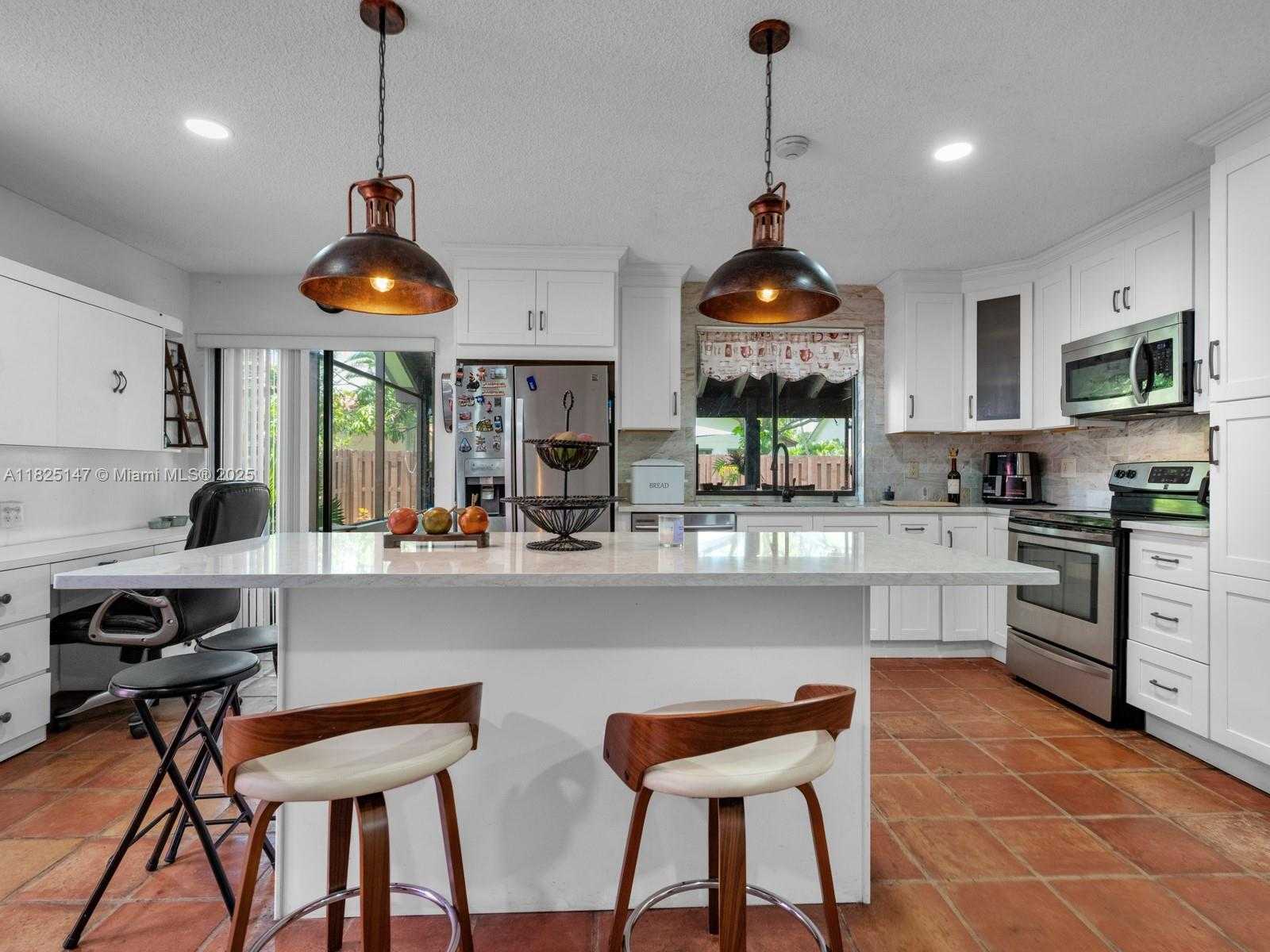 Small Image of 2202 CHARLESTON, Weston Number 21