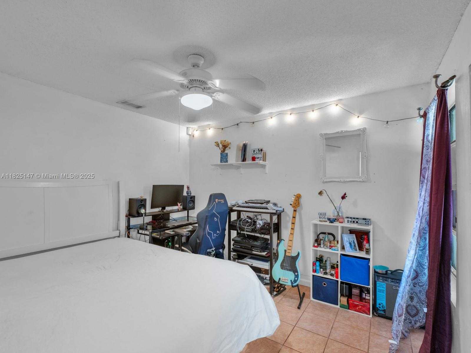 Small Image of 2202 CHARLESTON, Weston Number 29