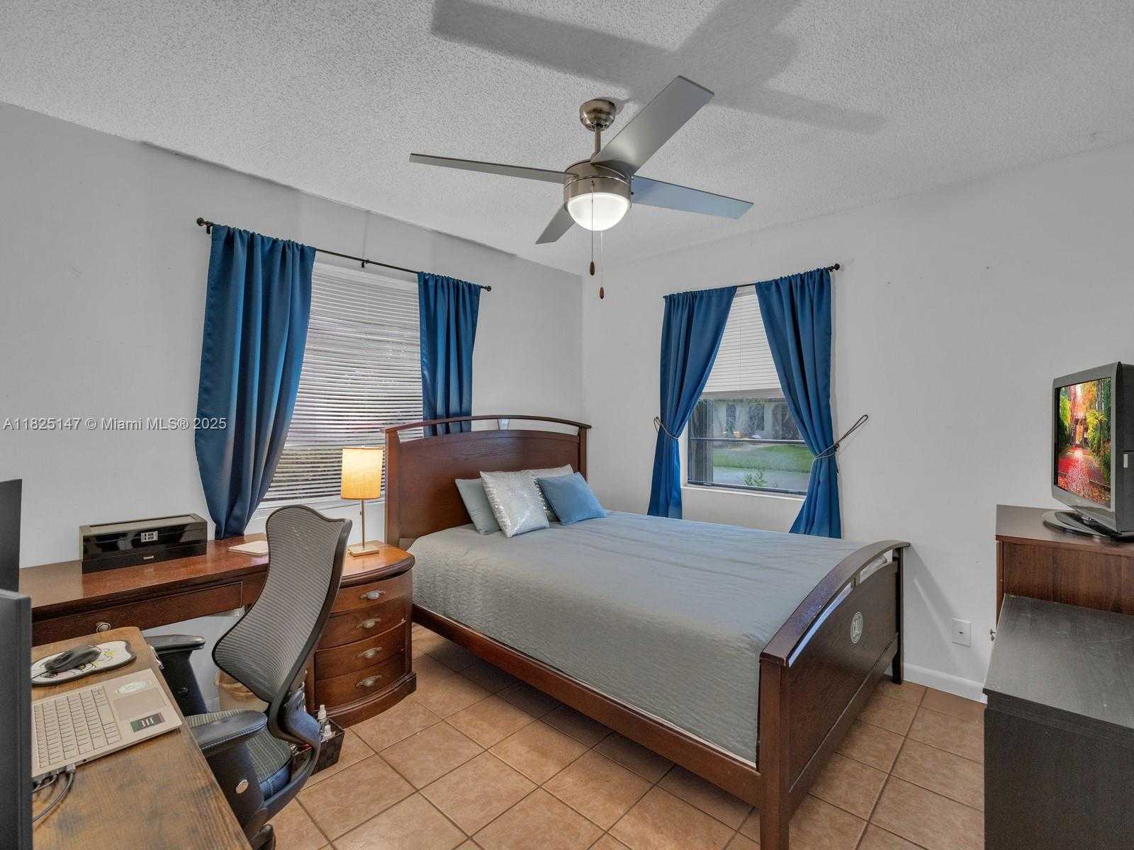 Small Image of 2202 CHARLESTON, Weston Number 31