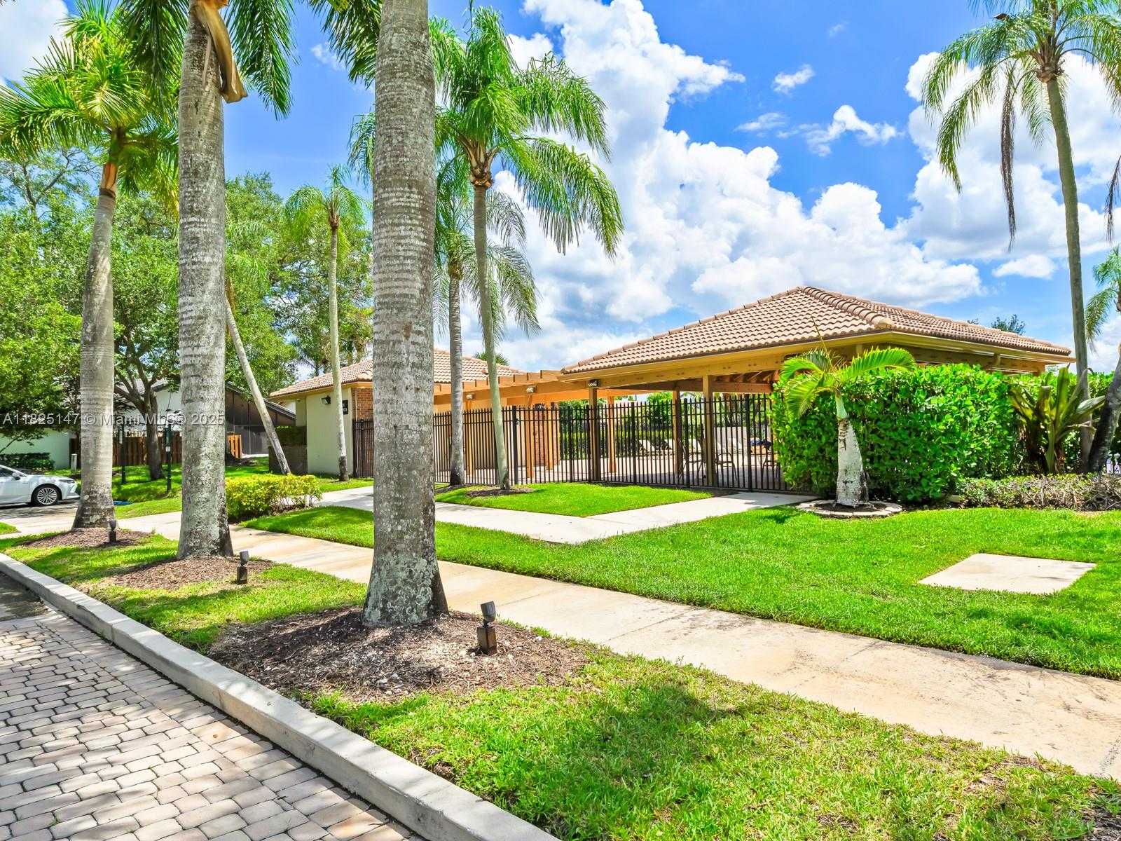 Small Image of 2202 CHARLESTON, Weston Number 46