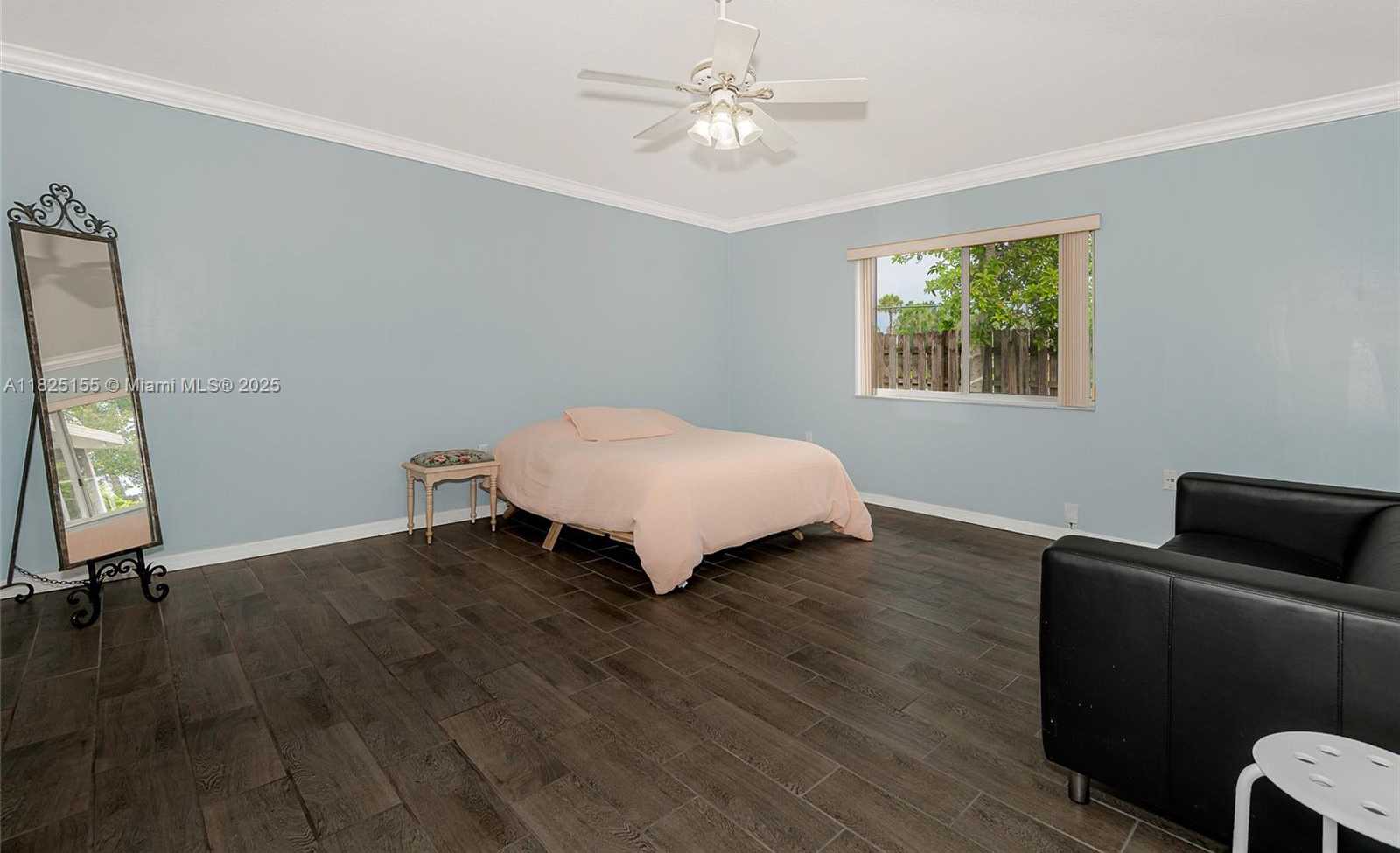 Small Image of 16859 CRESTVIEW LN, Weston Number 15