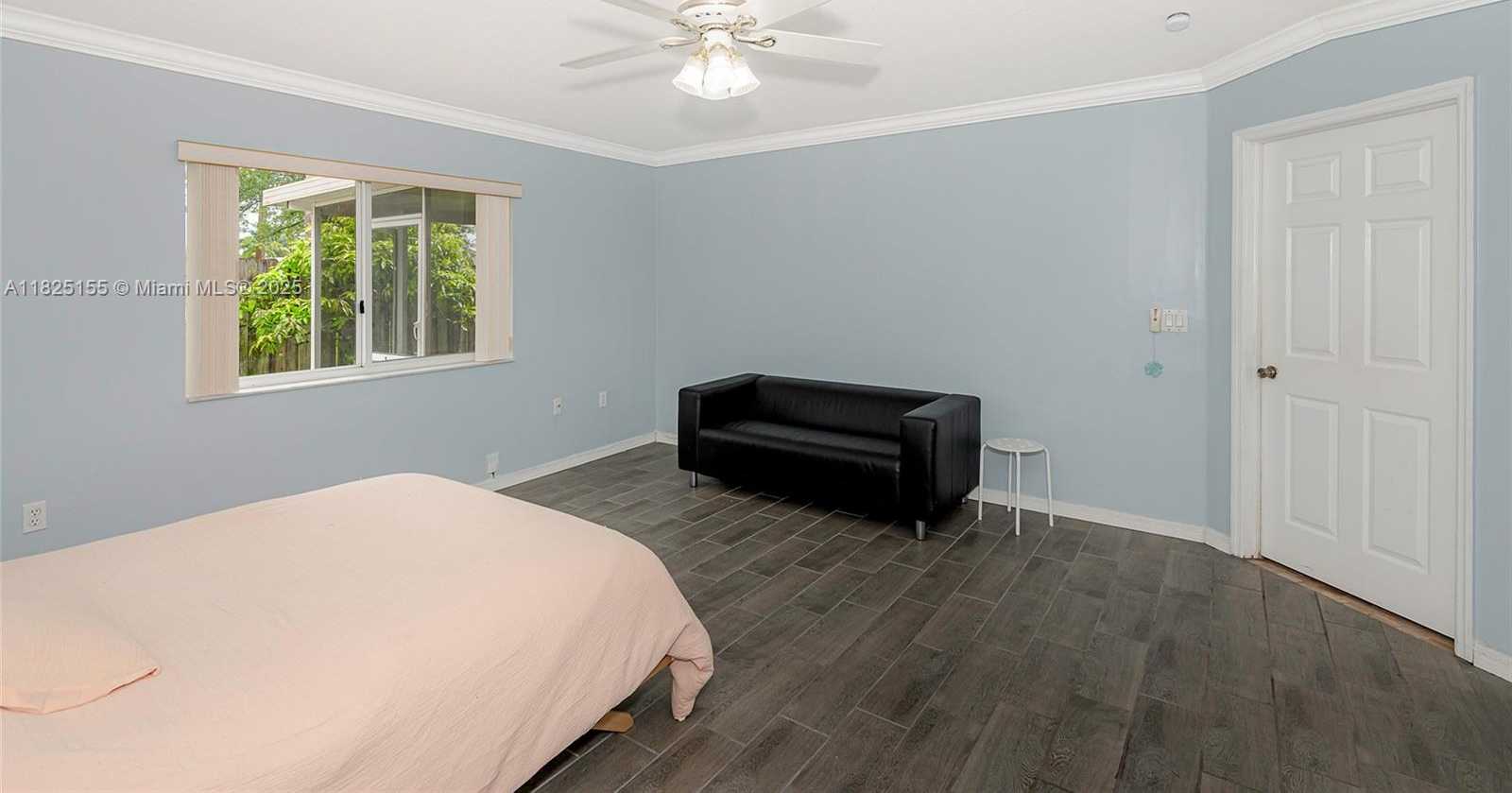Small Image of 16859 CRESTVIEW LN, Weston Number 16