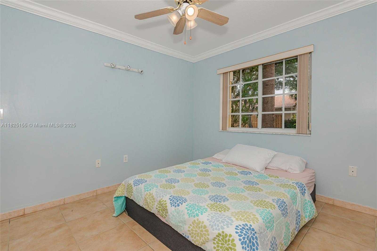 Small Image of 16859 CRESTVIEW LN, Weston Number 28