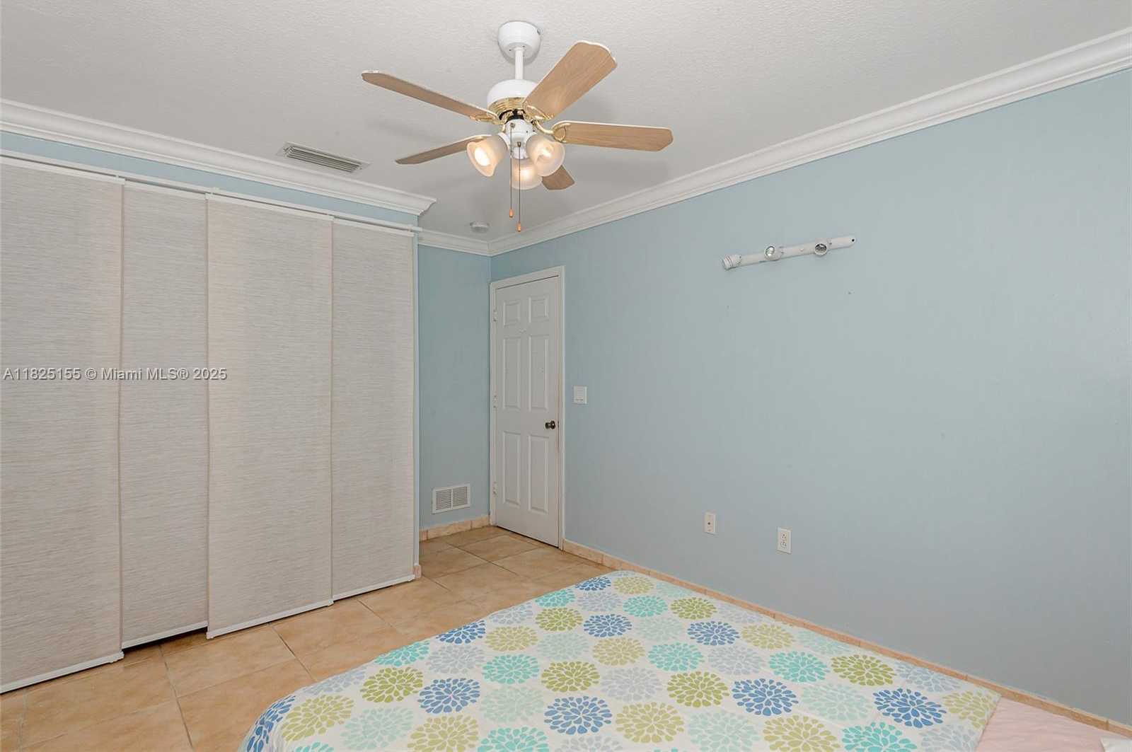 Small Image of 16859 CRESTVIEW LN, Weston Number 29