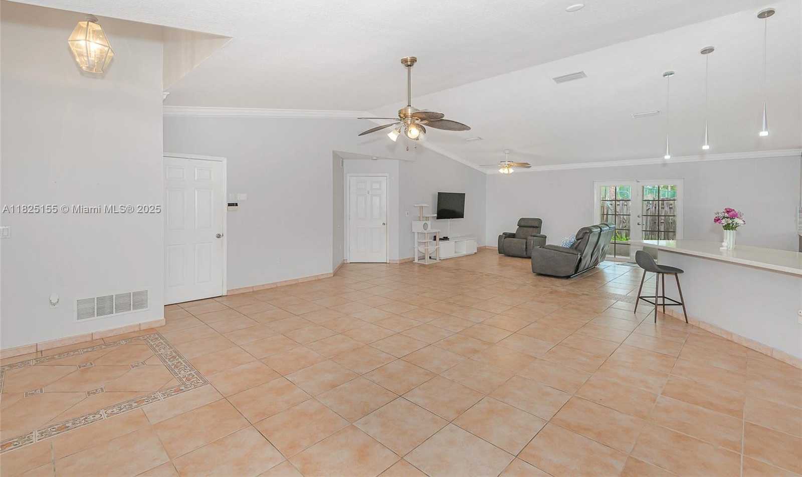 Small Image of 16859 CRESTVIEW LN, Weston Number 4