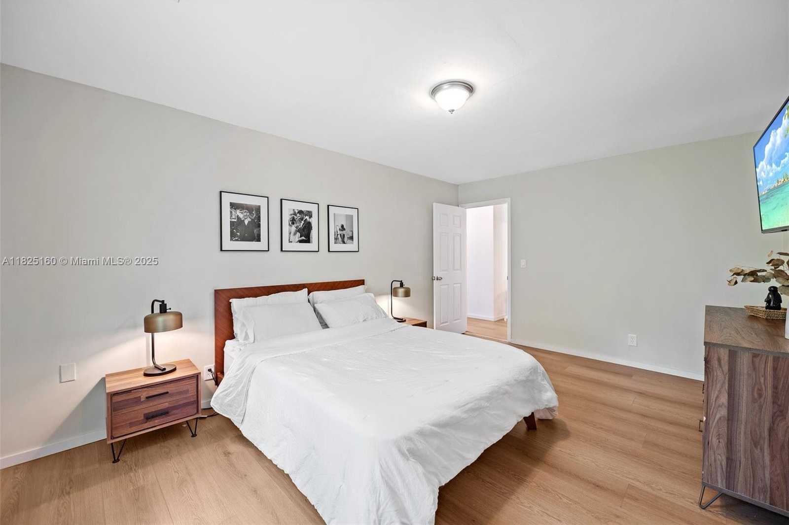 Small Image of 1480 SOUTH WEST 26TH AVE, Fort Lauderdale Number 17