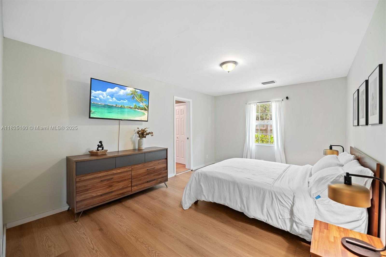 Small Image of 1480 SOUTH WEST 26TH AVE, Fort Lauderdale Number 18