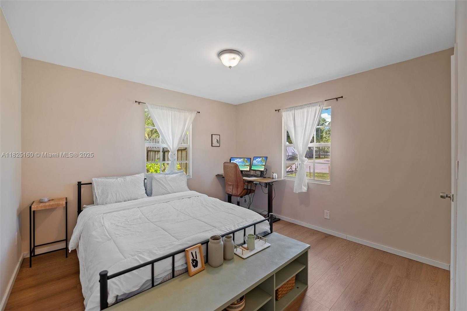 Small Image of 1480 SOUTH WEST 26TH AVE, Fort Lauderdale Number 21