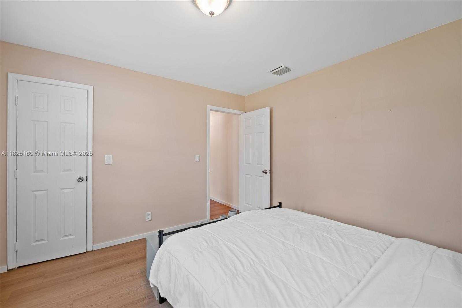 Small Image of 1480 SOUTH WEST 26TH AVE, Fort Lauderdale Number 22