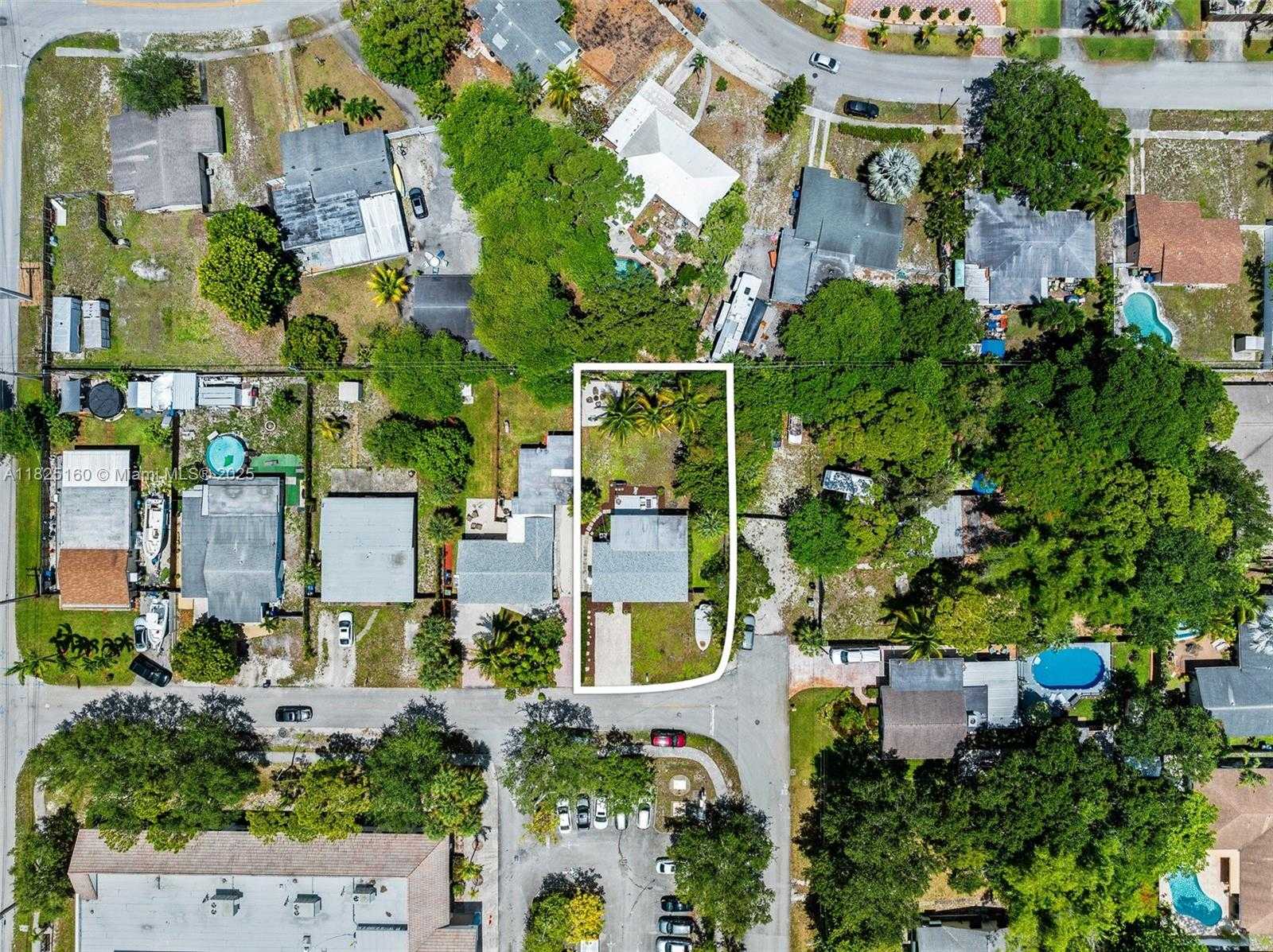 Small Image of 1480 SOUTH WEST 26TH AVE, Fort Lauderdale Number 31