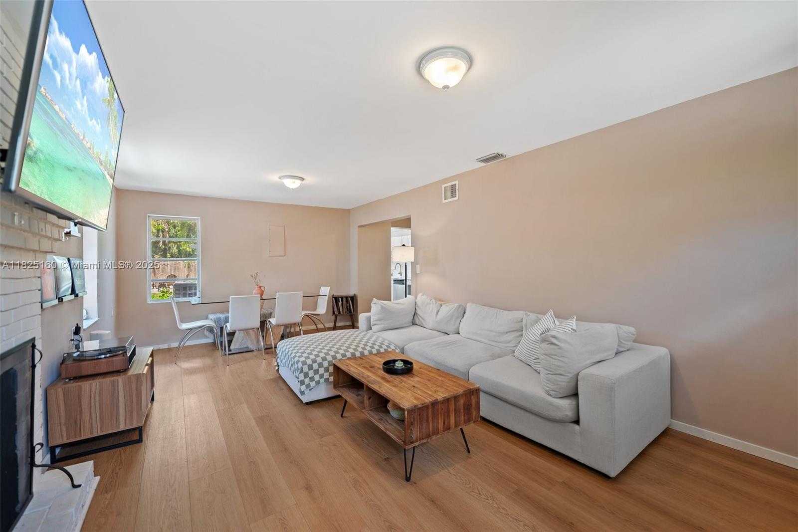 Small Image of 1480 SOUTH WEST 26TH AVE, Fort Lauderdale Number 7