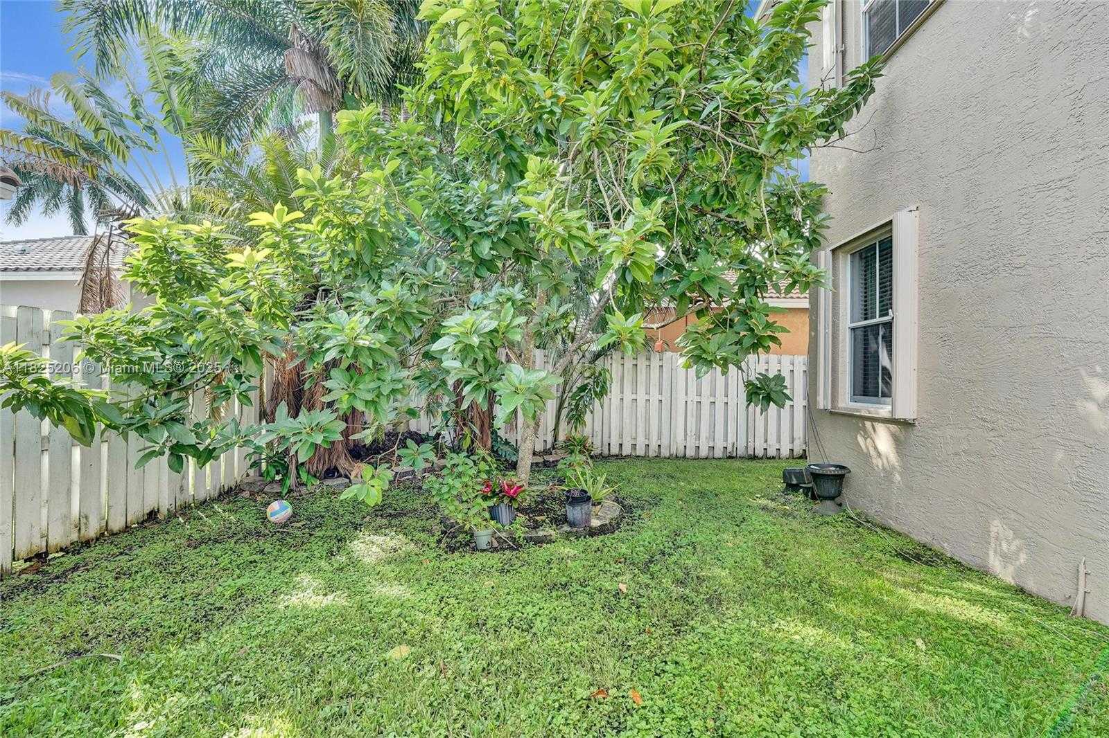 Small Image of 1379 NORTH WEST 166TH AVE, Pembroke Pines Number 16