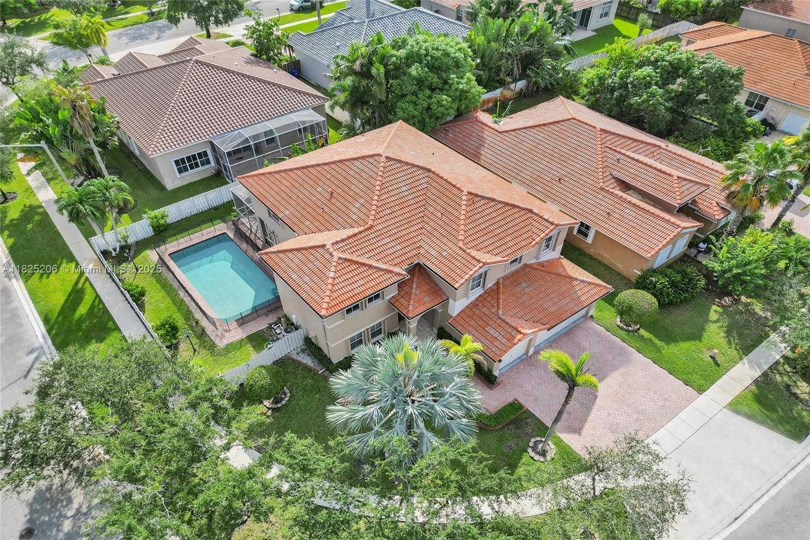 Small Image of 1379 NORTH WEST 166TH AVE, Pembroke Pines Number 4