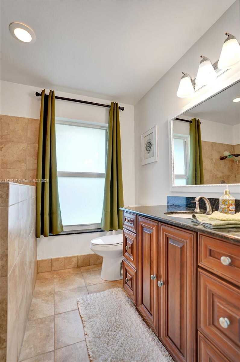 Small Image of 10967 NORTH WEST 12TH DR, Coral Springs Number 22