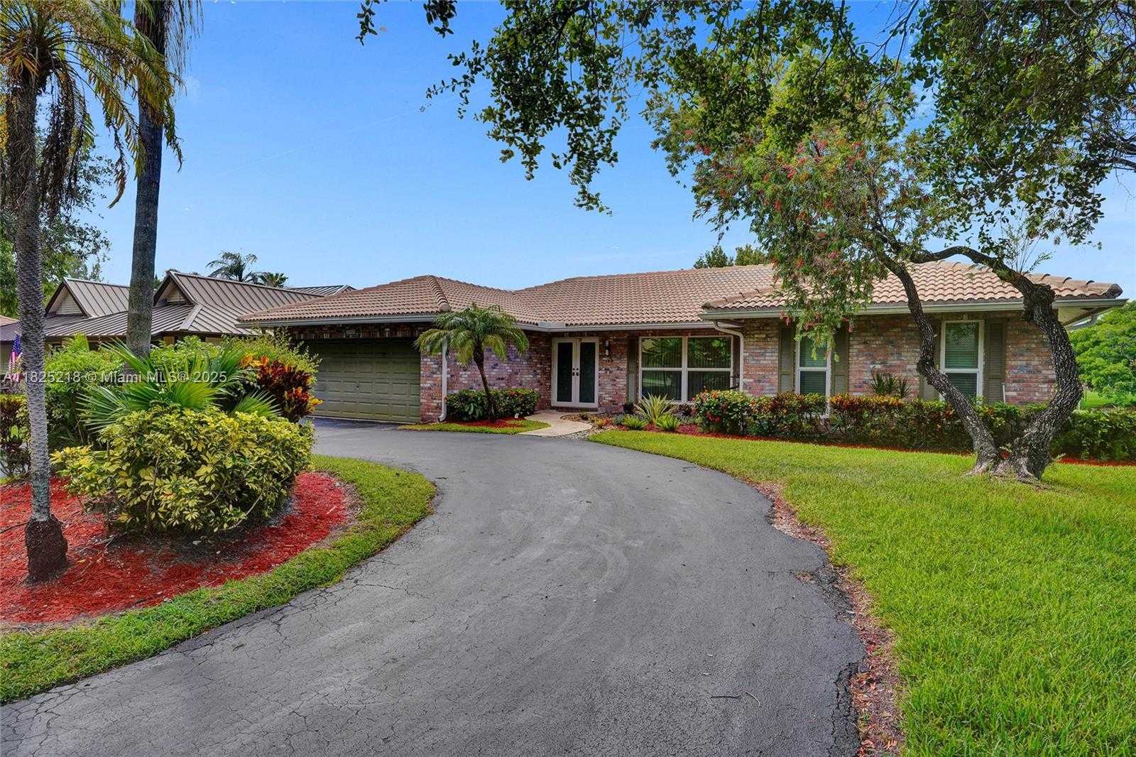 Small Image of 10967 NORTH WEST 12TH DR, Coral Springs Number 40