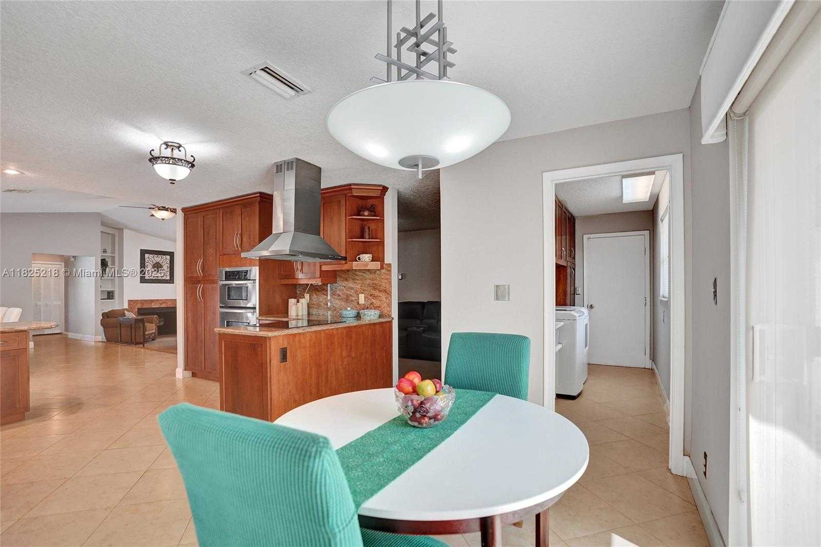 Small Image of 10967 NORTH WEST 12TH DR, Coral Springs Number 58