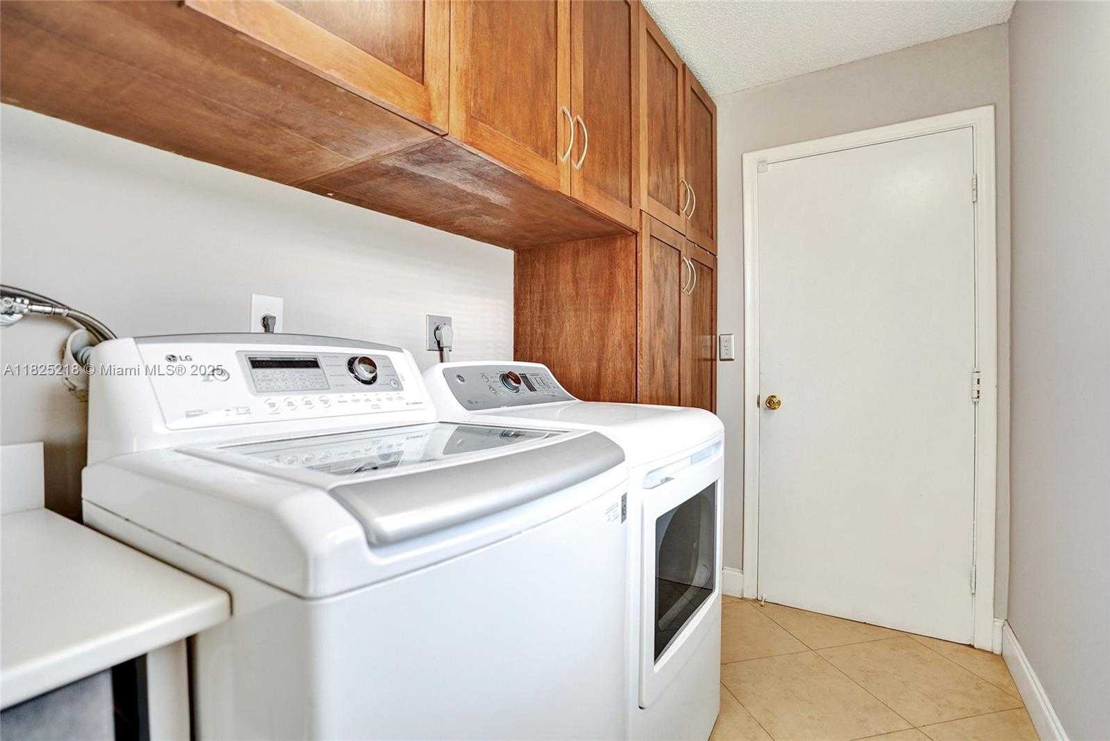 Small Image of 10967 NORTH WEST 12TH DR, Coral Springs Number 60