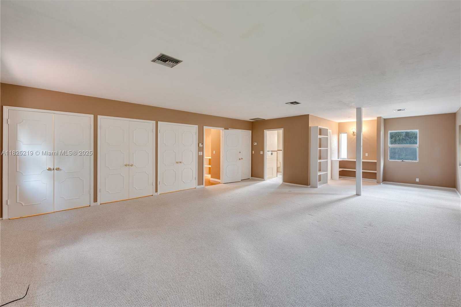 Small Image of 5254 RIVER BLOSSOM LANE, La Belle Number 10