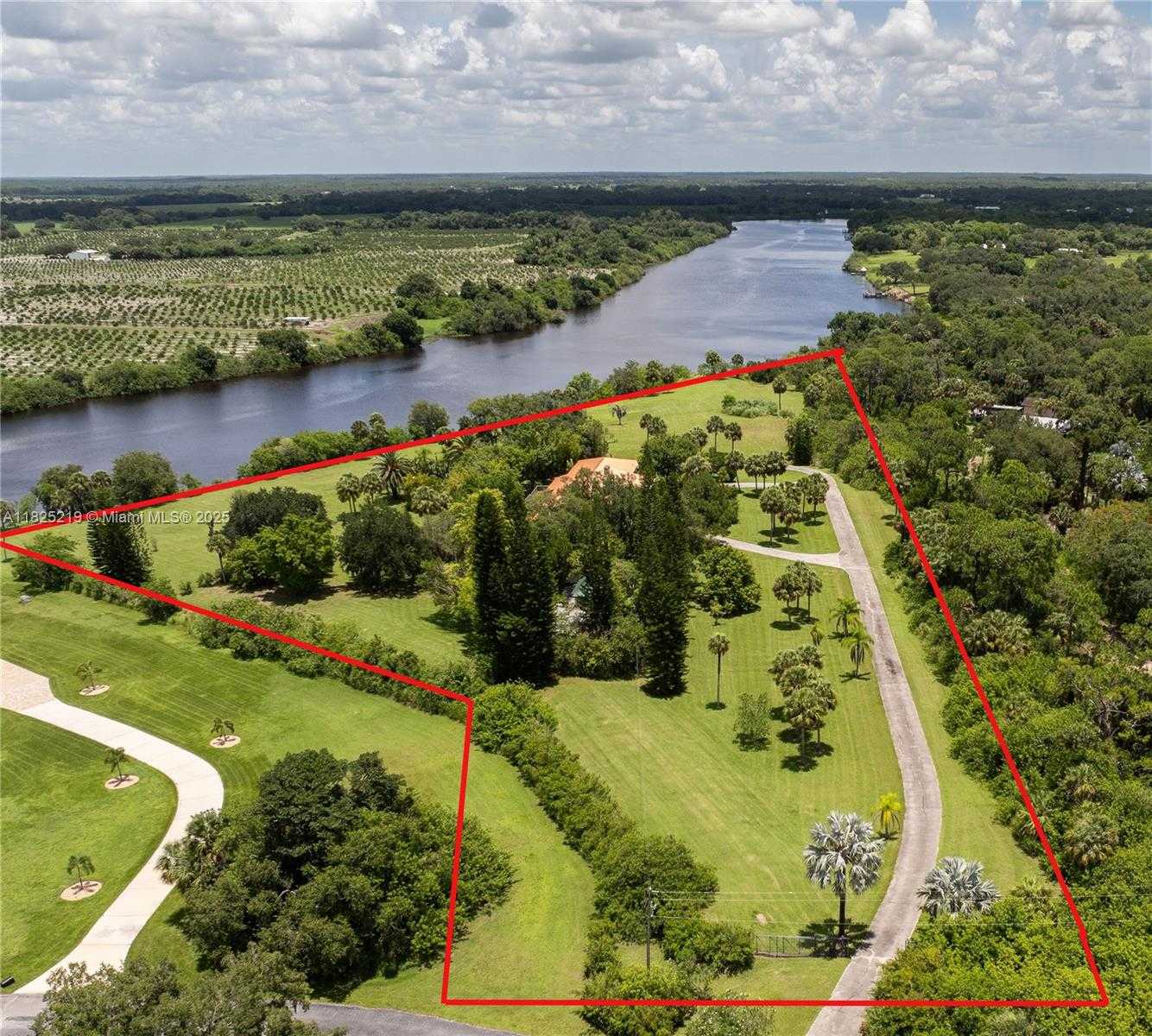 Small Image of 5254 RIVER BLOSSOM LANE, La Belle Number 2