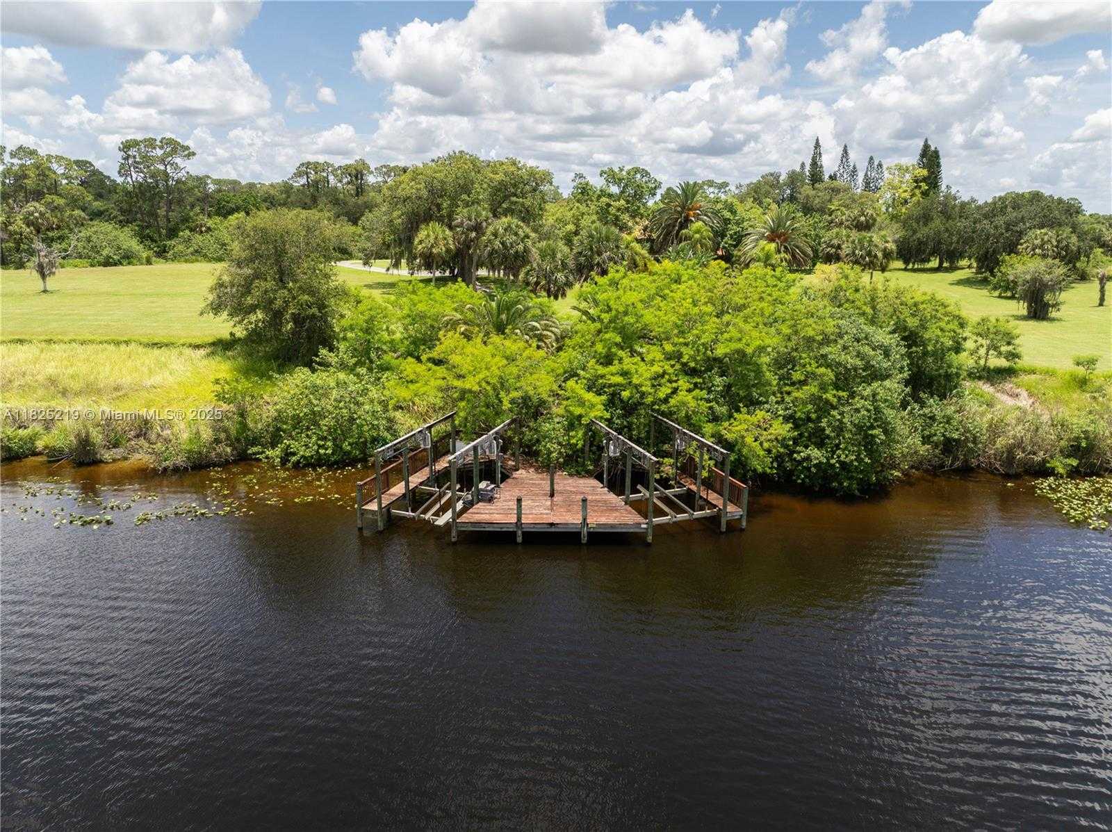 Small Image of 5254 RIVER BLOSSOM LANE, La Belle Number 4