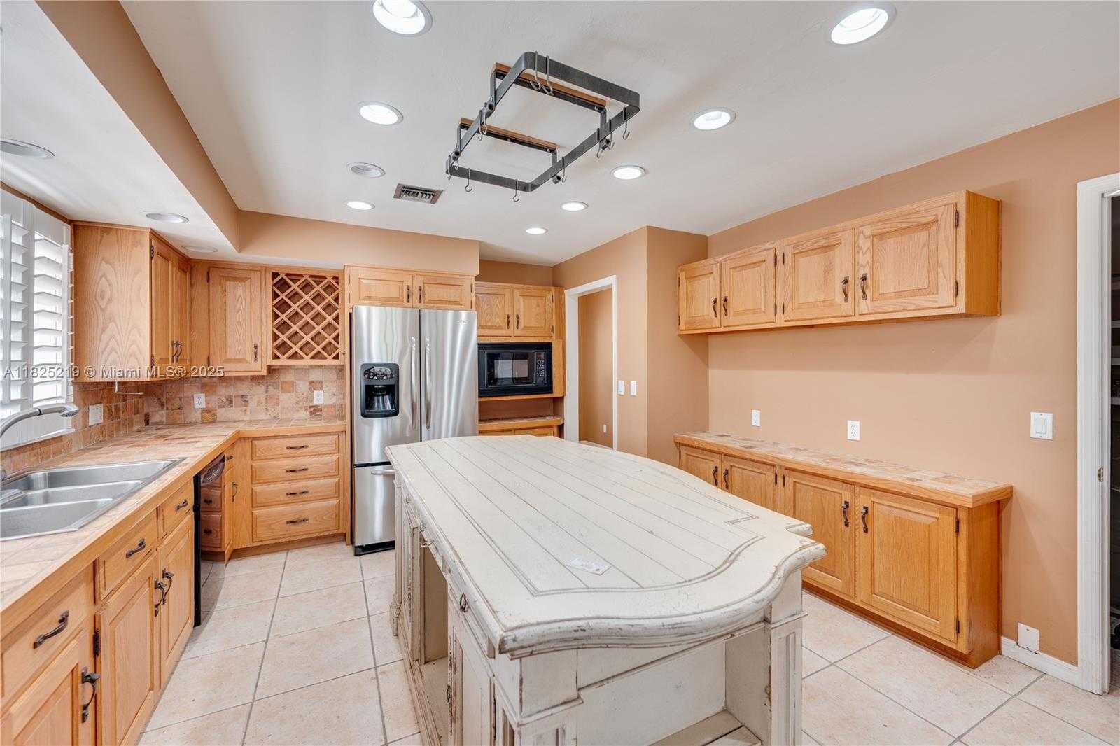 Small Image of 5254 RIVER BLOSSOM LANE, La Belle Number 5