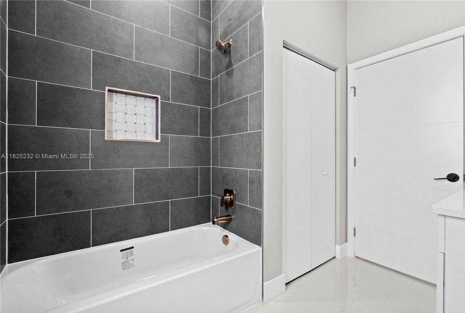 Small Image of 2101 NORTH WEST 27TH ST, Oakland Park Number 19
