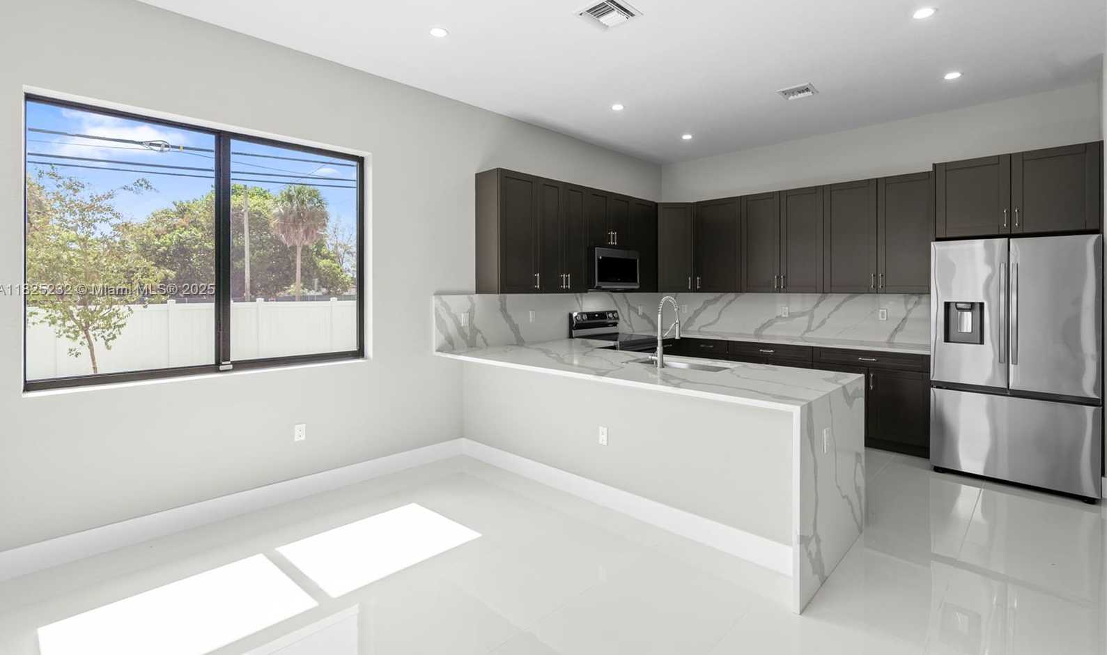 Small Image of 2101 NORTH WEST 27TH ST, Oakland Park Number 6