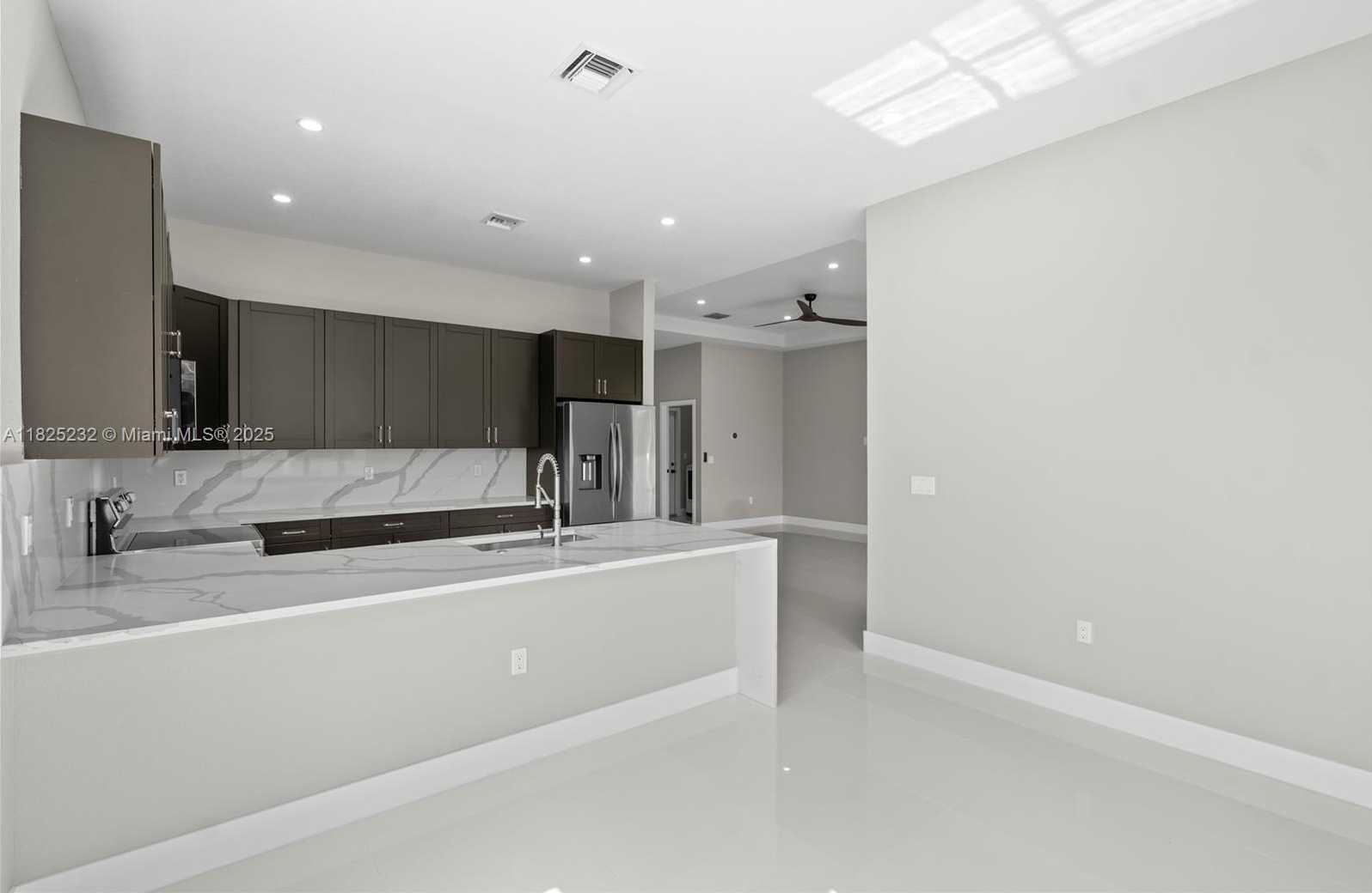 Small Image of 2101 NORTH WEST 27TH ST, Oakland Park Number 9