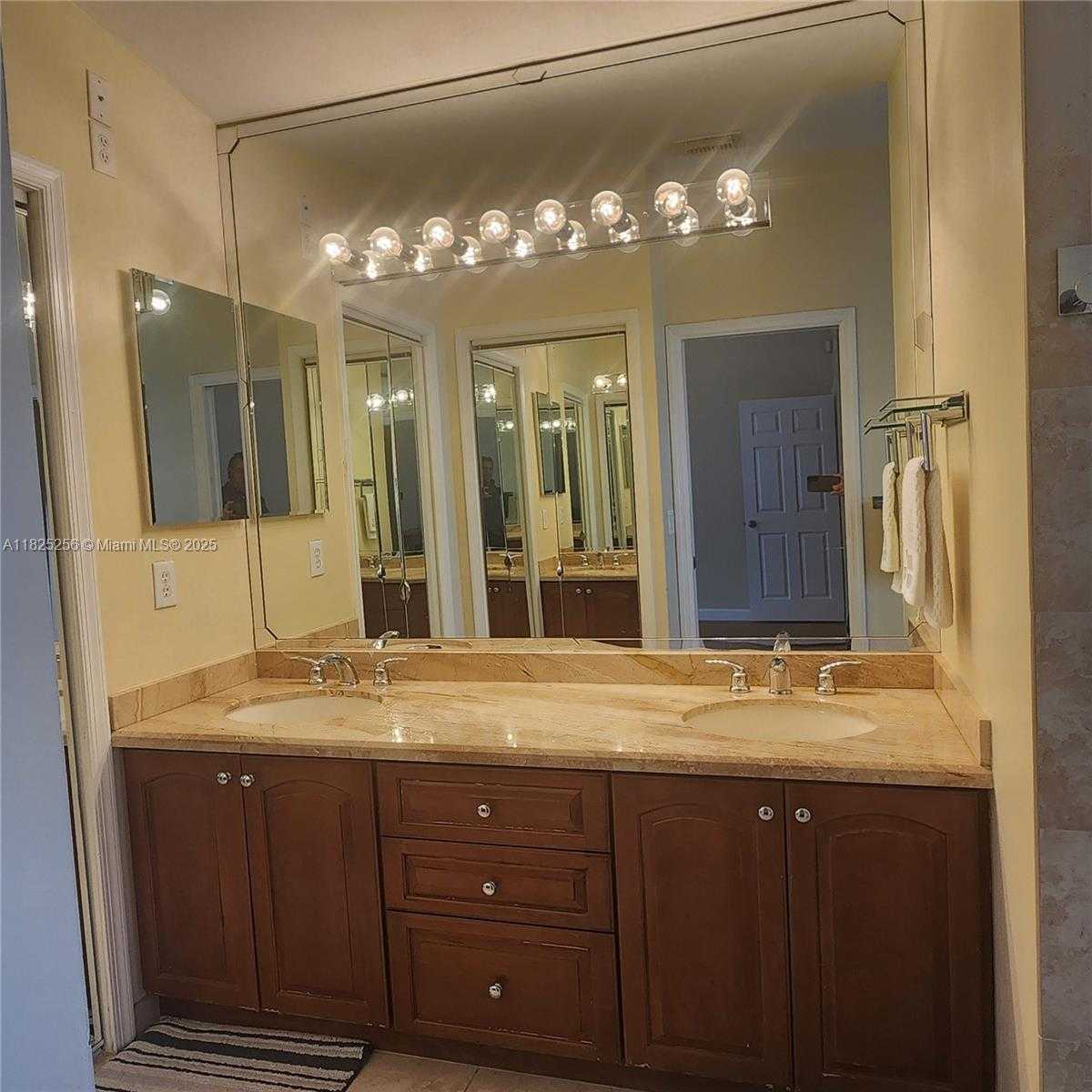 Small Image of 2017 NORTH WEST 182ND AVE, Pembroke Pines Number 16