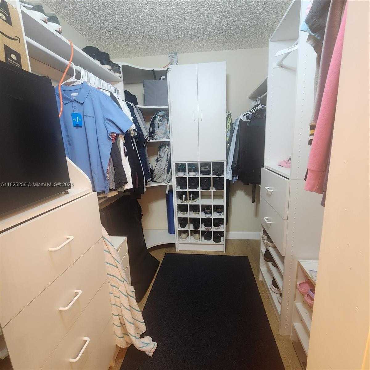 Small Image of 2017 NORTH WEST 182ND AVE, Pembroke Pines Number 19