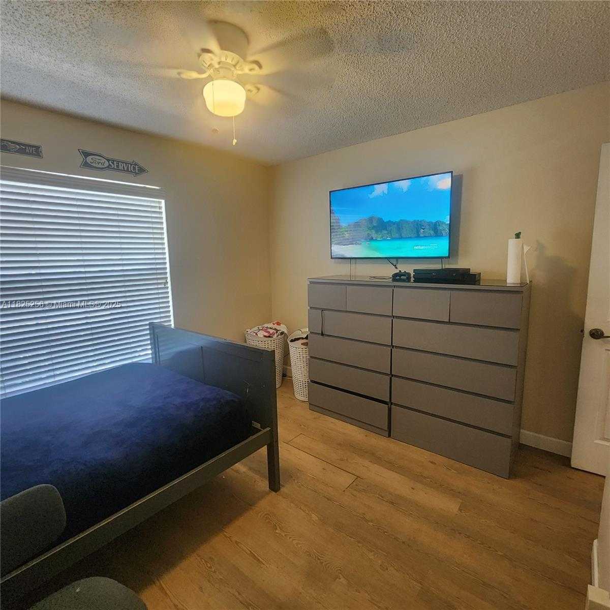 Small Image of 2017 NORTH WEST 182ND AVE, Pembroke Pines Number 21