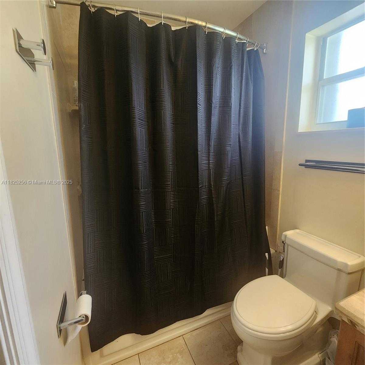 Small Image of 2017 NORTH WEST 182ND AVE, Pembroke Pines Number 23