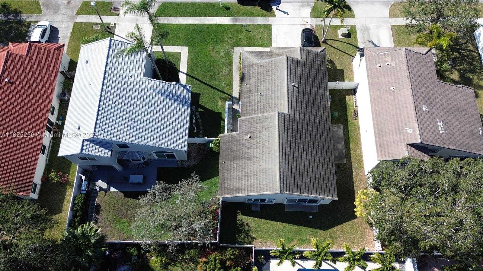 Small Image of 2017 NORTH WEST 182ND AVE, Pembroke Pines Number 28