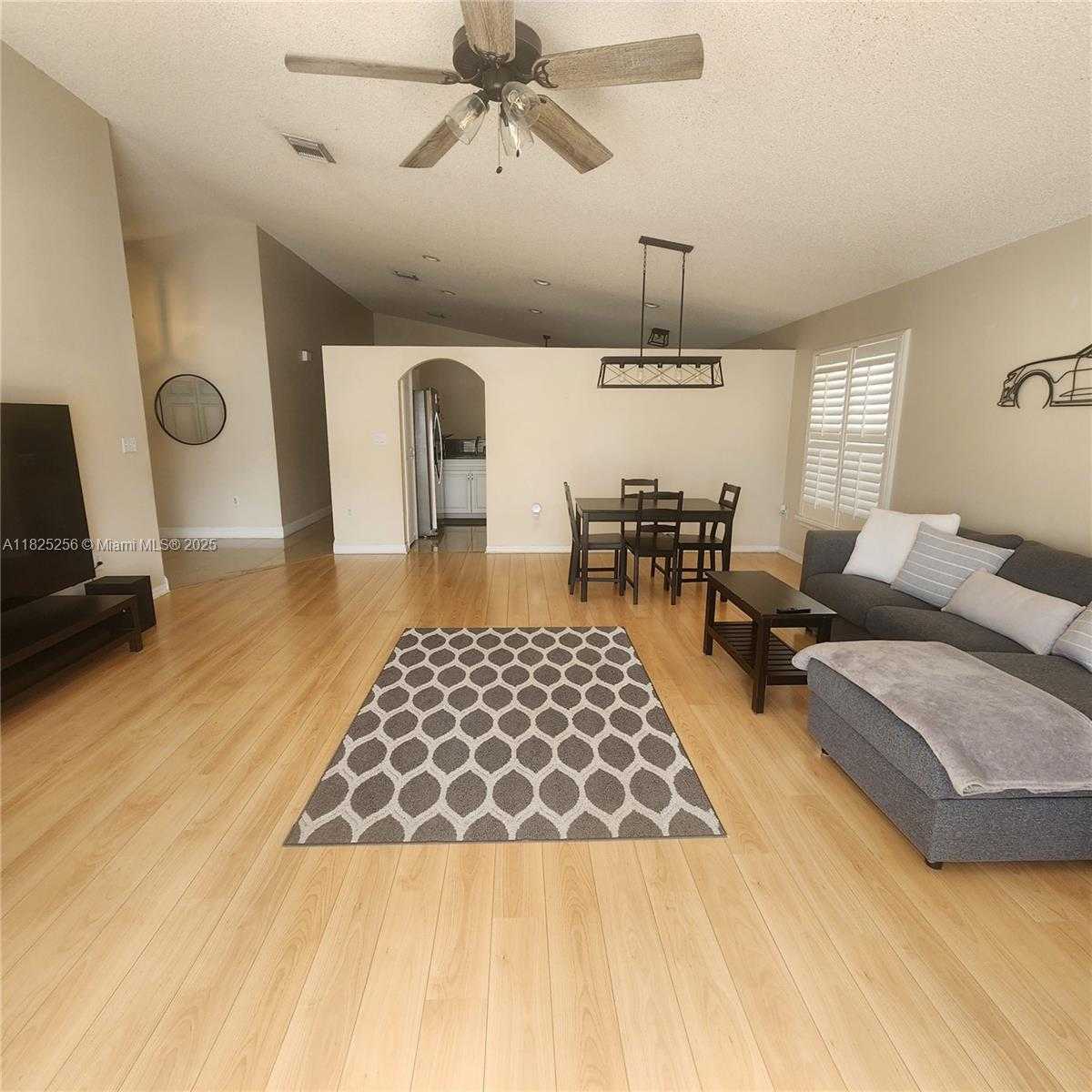 Small Image of 2017 NORTH WEST 182ND AVE, Pembroke Pines Number 5