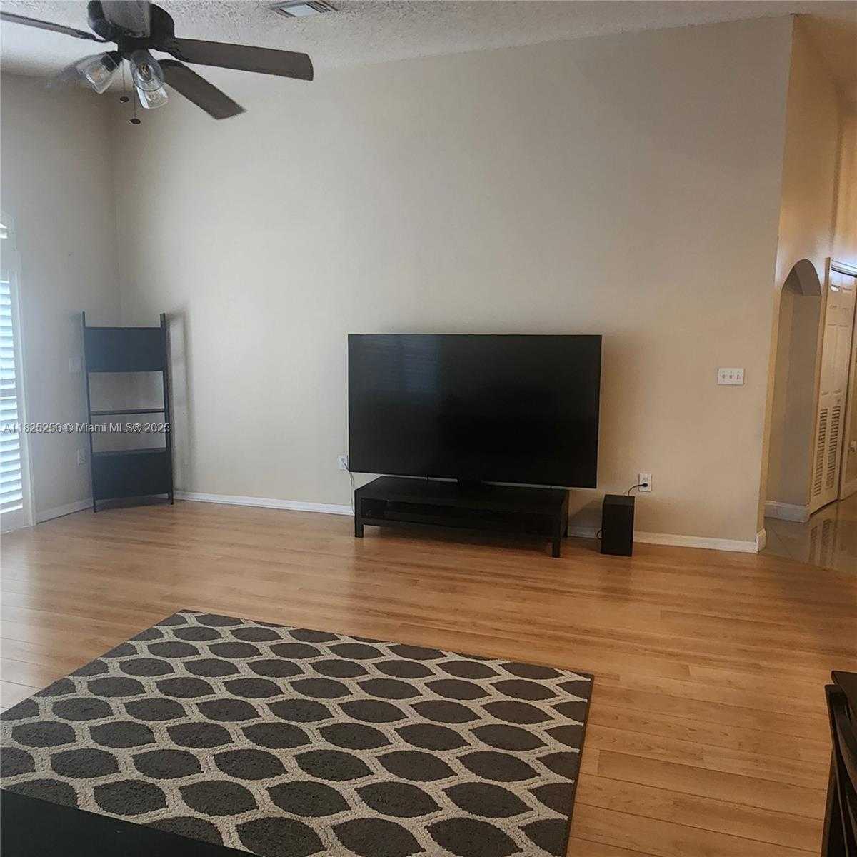 Small Image of 2017 NORTH WEST 182ND AVE, Pembroke Pines Number 6