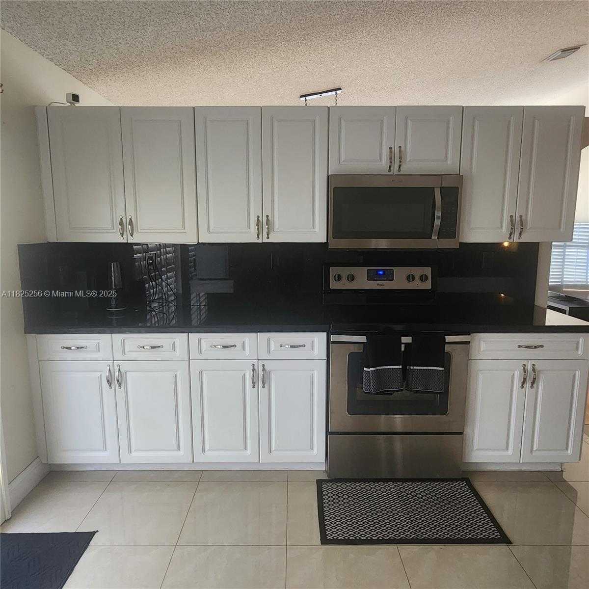 Small Image of 2017 NORTH WEST 182ND AVE, Pembroke Pines Number 9