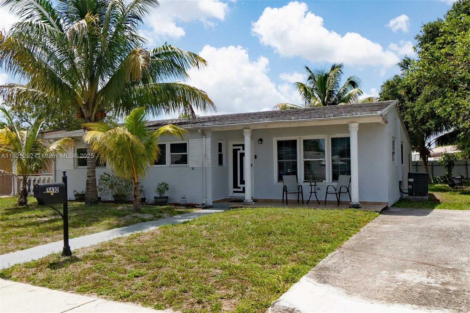 Small Image of 3610 NORTH WEST 171ST ST, Miami Gardens Number 2