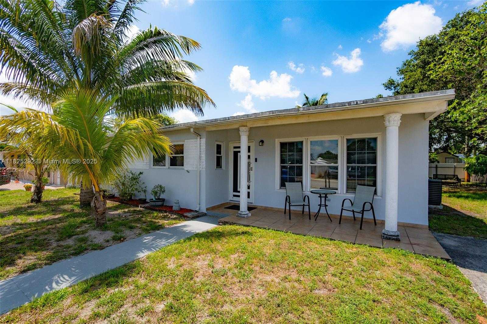 Small Image of 3610 NORTH WEST 171ST ST, Miami Gardens Number 4