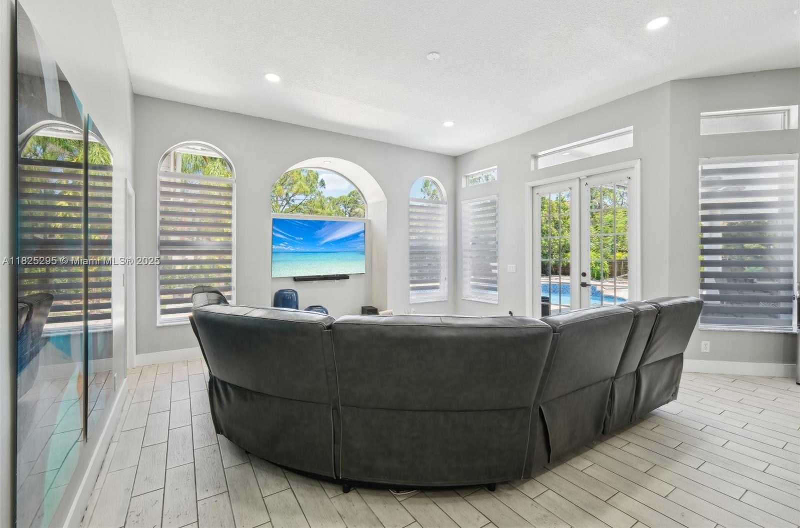 Small Image of 14387 TEMPLE BLVD, Palm Beach Number 13
