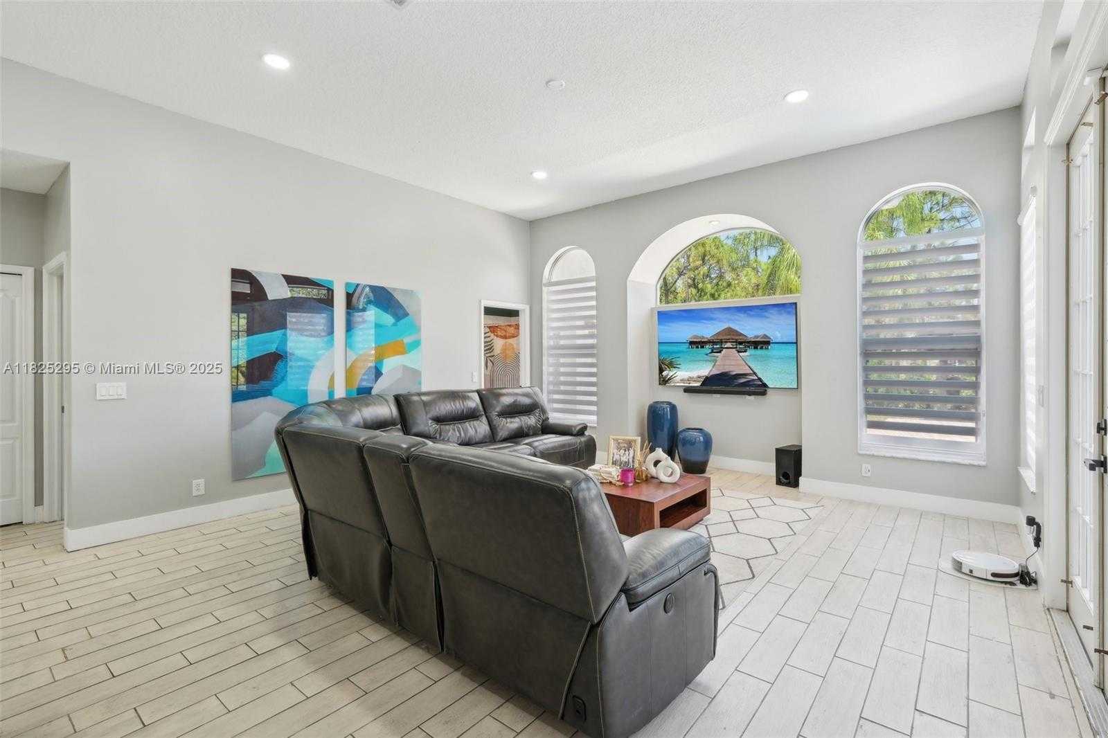 Small Image of 14387 TEMPLE BLVD, Palm Beach Number 14