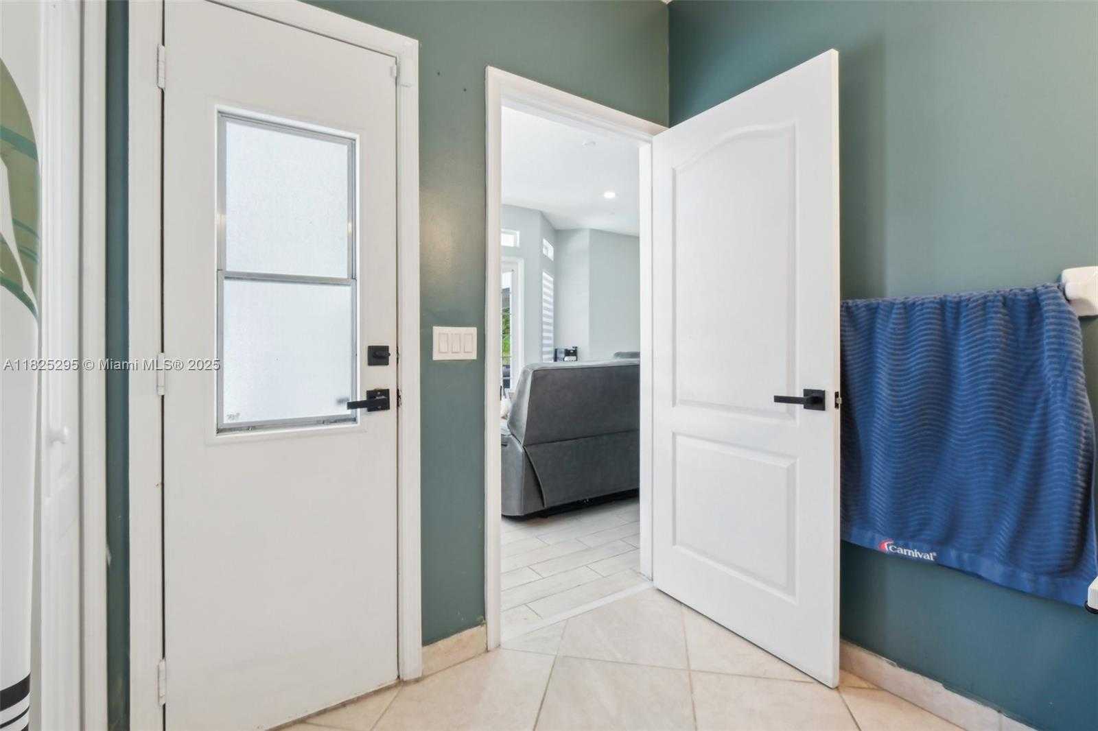 Small Image of 14387 TEMPLE BLVD, Palm Beach Number 31