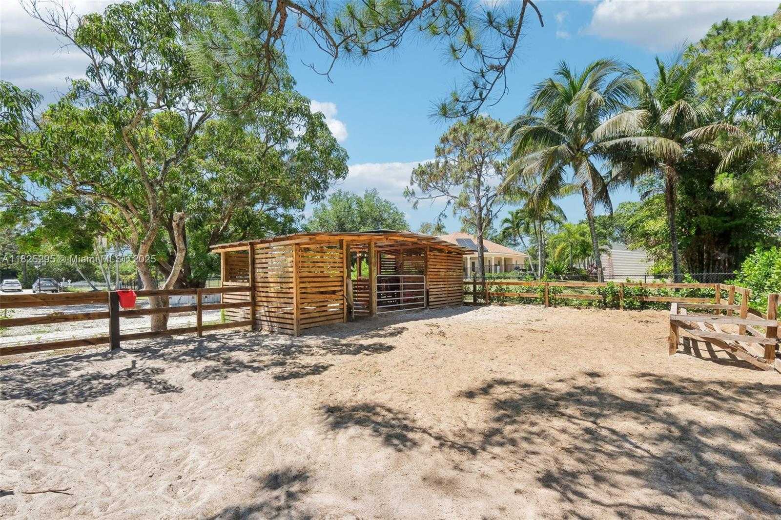 Small Image of 14387 TEMPLE BLVD, Palm Beach Number 39
