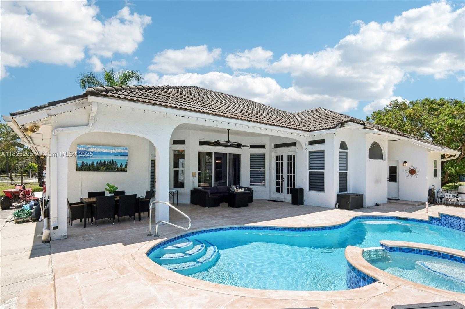 Small Image of 14387 TEMPLE BLVD, Palm Beach Number 47