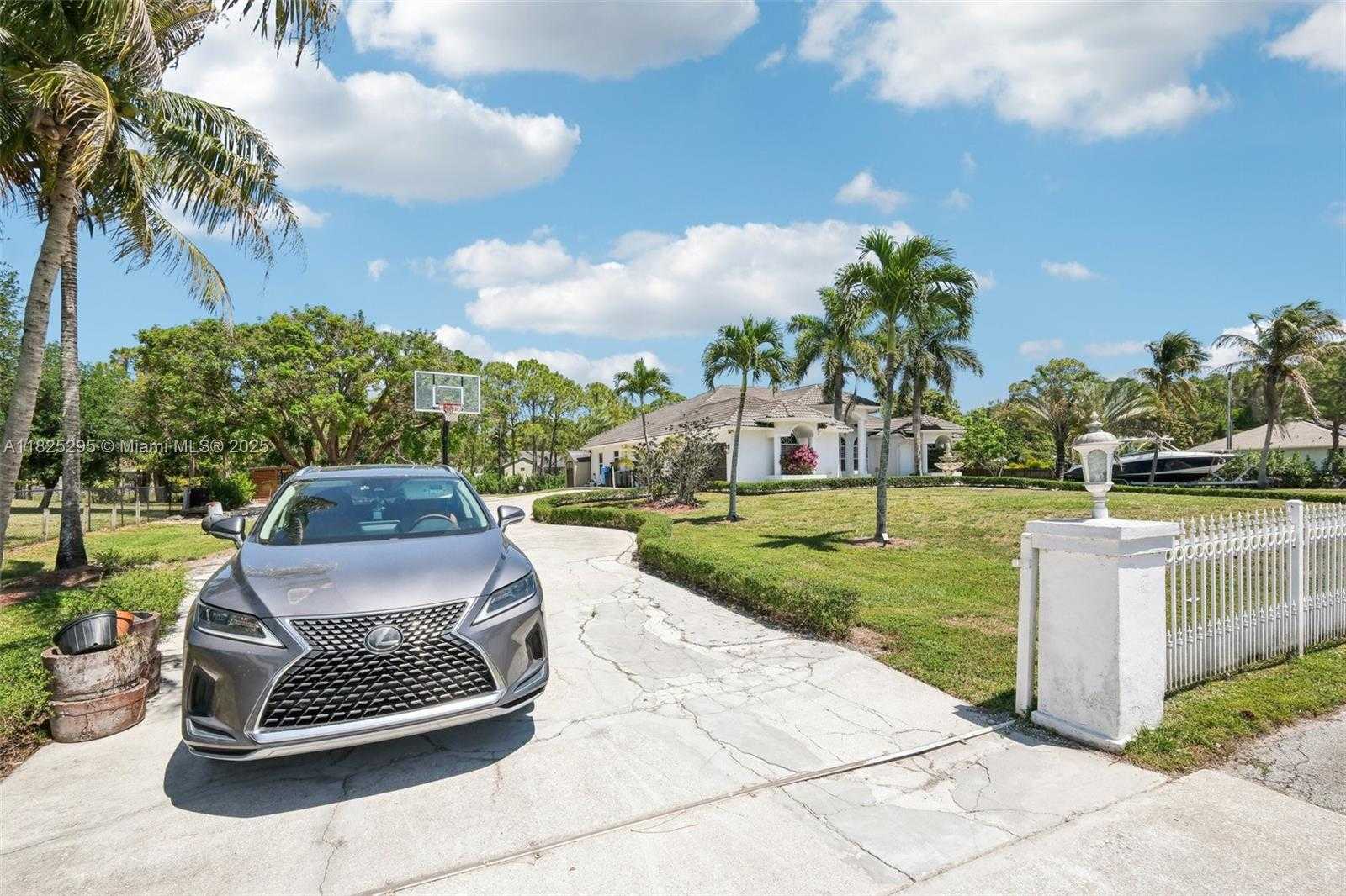 Small Image of 14387 TEMPLE BLVD, Palm Beach Number 6
