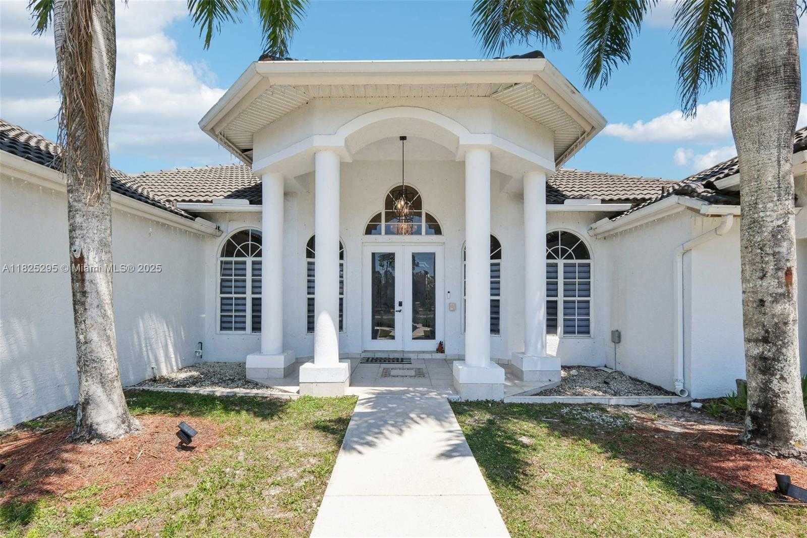Small Image of 14387 TEMPLE BLVD, Palm Beach Number 8