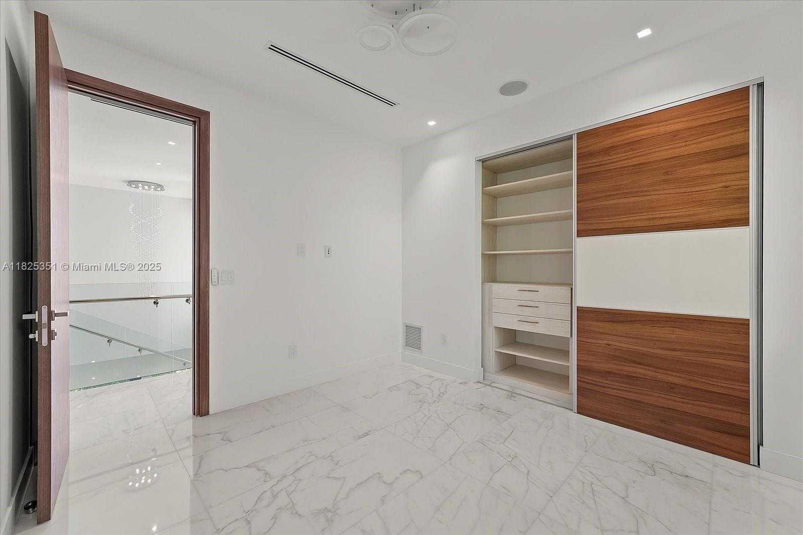 Small Image of 1311 STILLWATER DR, Miami Beach Number 11