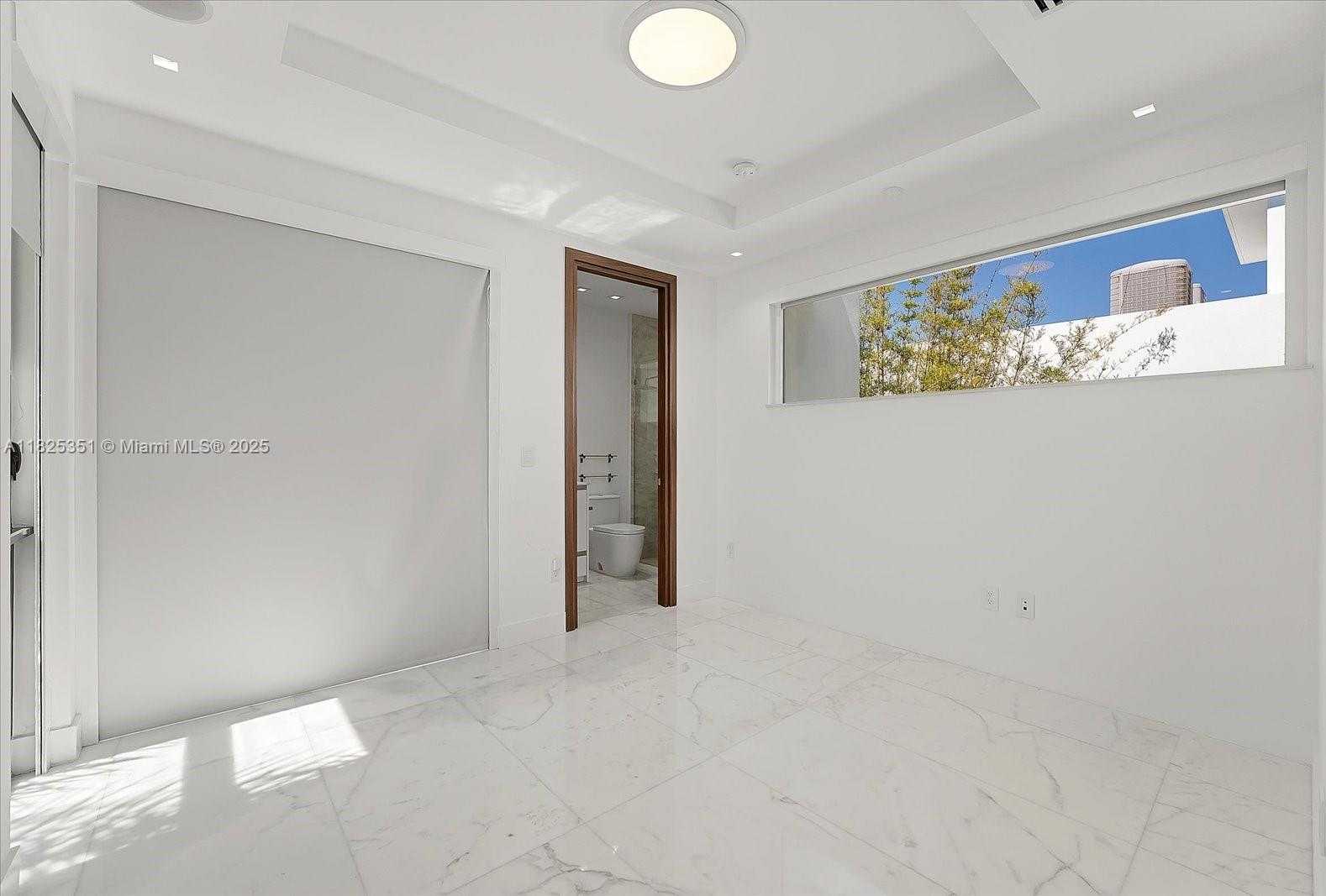 Small Image of 1311 STILLWATER DR, Miami Beach Number 13