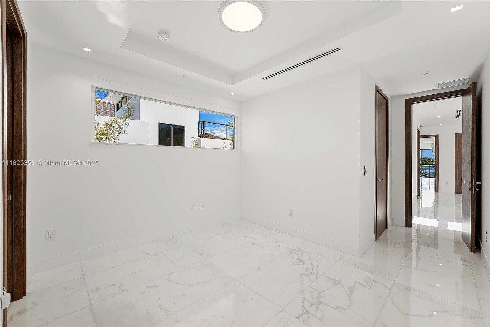 Small Image of 1311 STILLWATER DR, Miami Beach Number 14