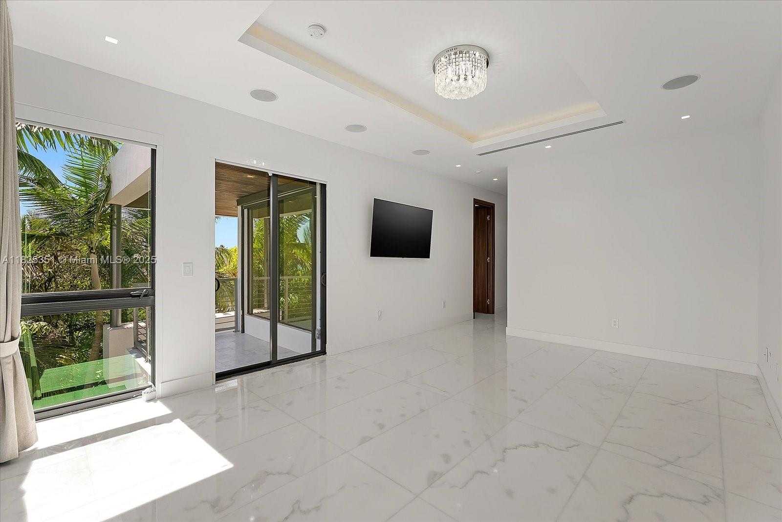 Small Image of 1311 STILLWATER DR, Miami Beach Number 27